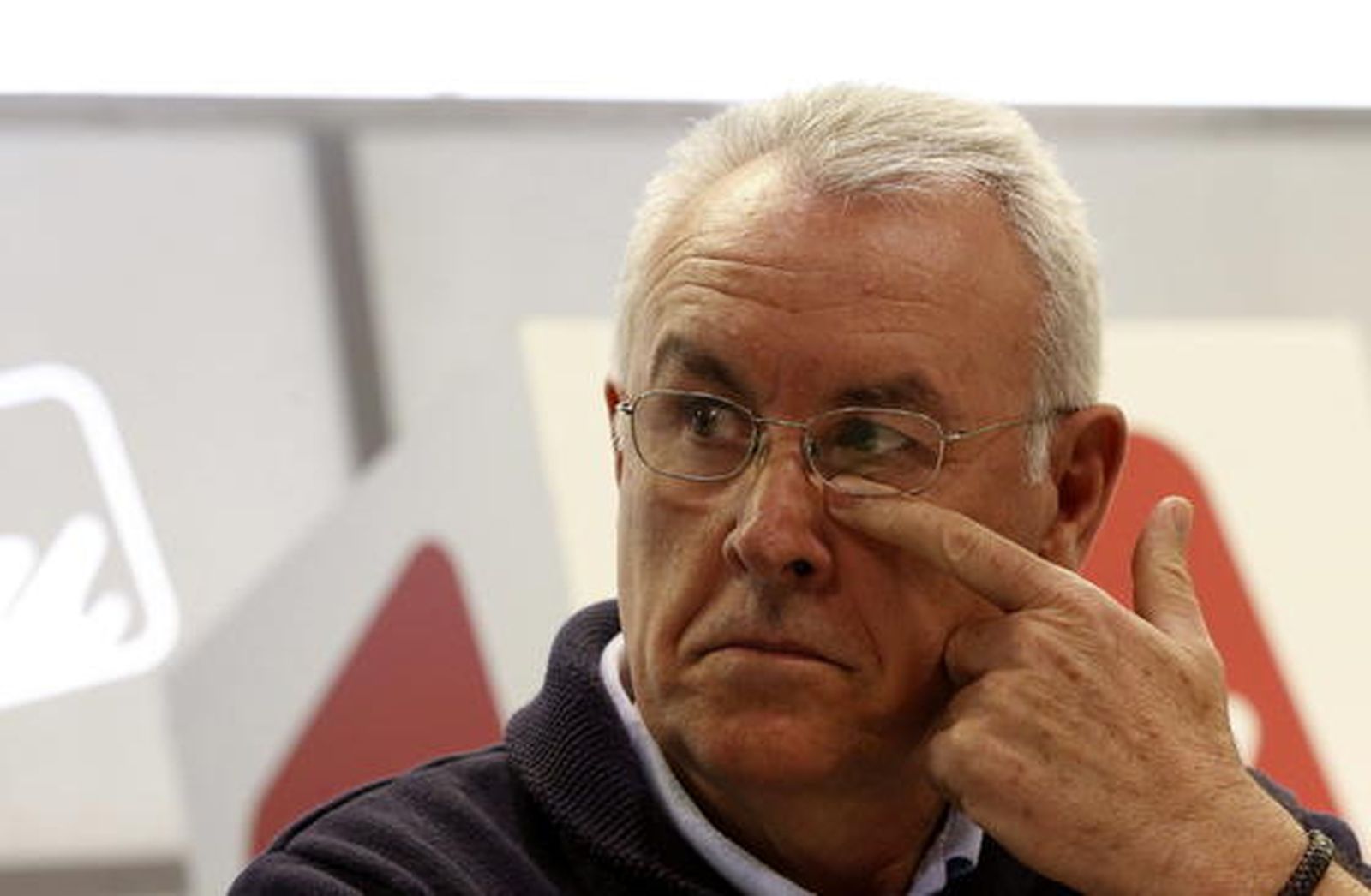 Cayo Lara: "¿Creéis que podemos estar cinco meses pegándonos hostias y subir en votos?"