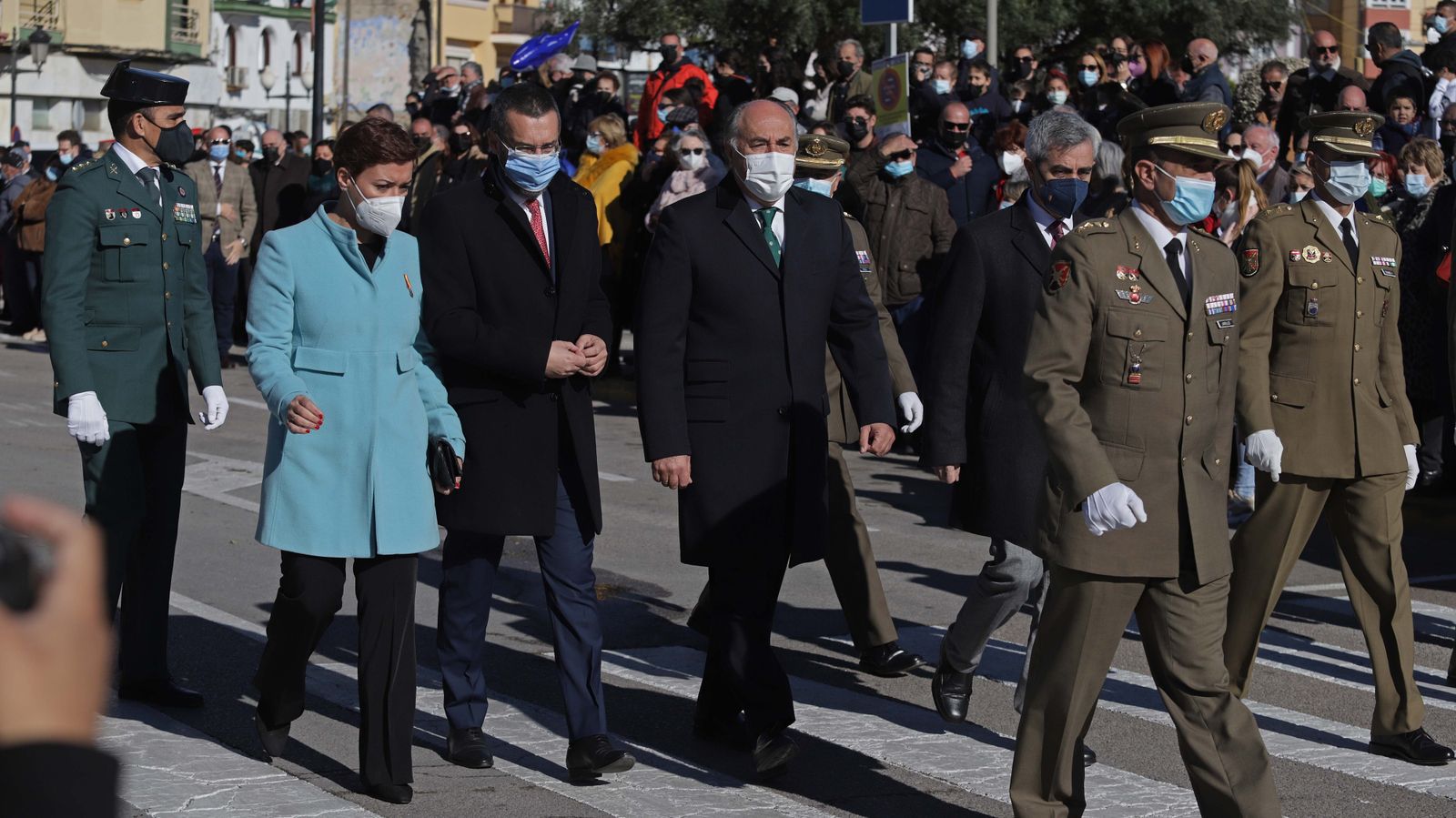 Fotos del izado de la bandera de España en La Línea