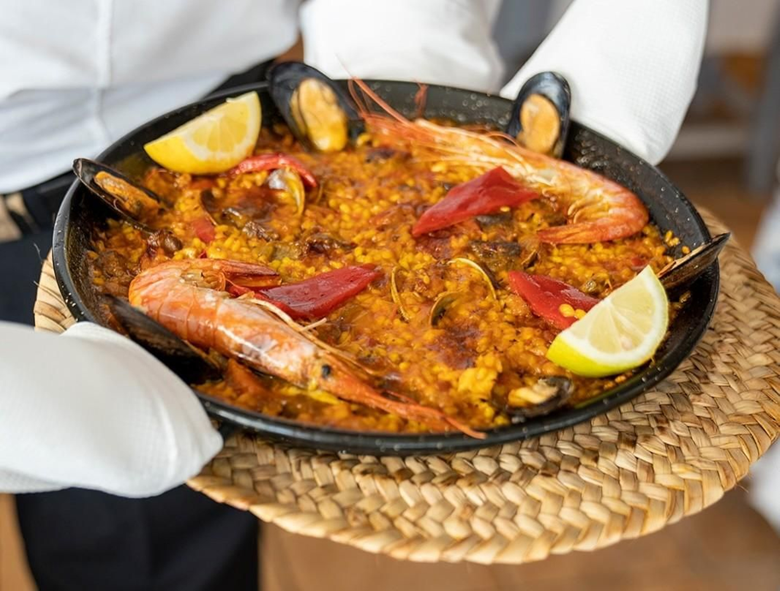 Francisco La Fontanilla (Conil). Productos frescos de la lonja, mariscos, arroces...