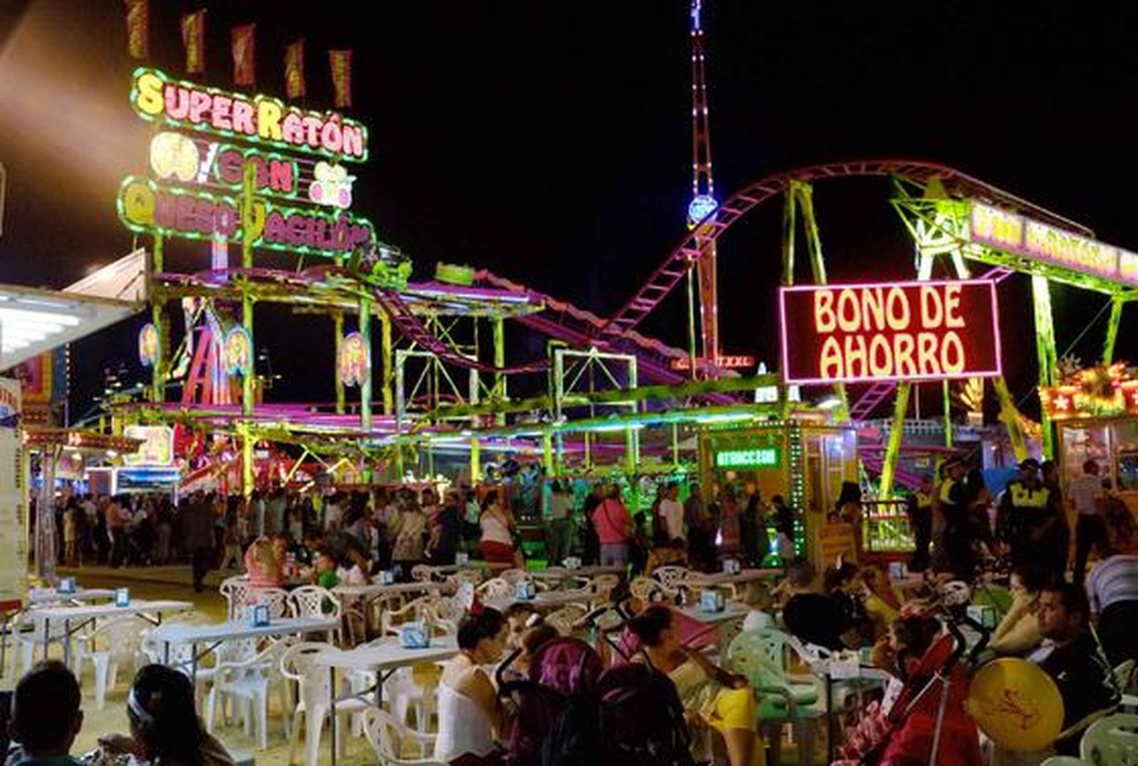 Ambiente en la jornada de apertura de la feria de la isla

Foto: Elias Pimentel
