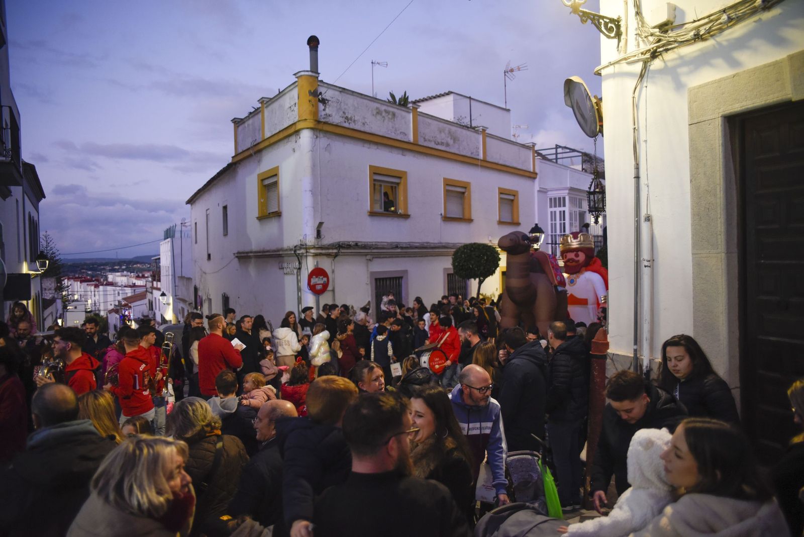 Búscate en las fotos de la cabalgata de Reyes Magos 2026 en San Roque