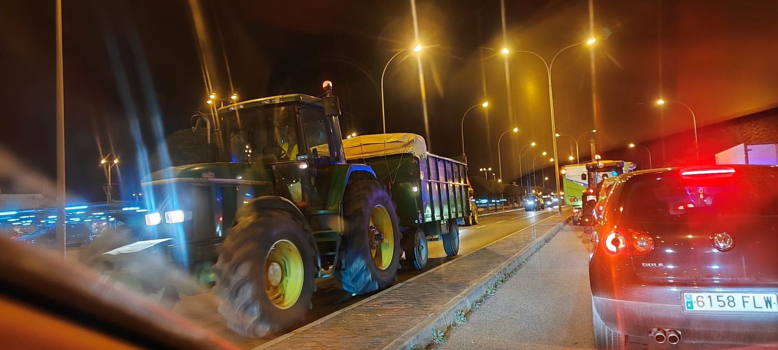 Las imágenes de la tractorada por las carreteras españolas: el campo para las principales vías
