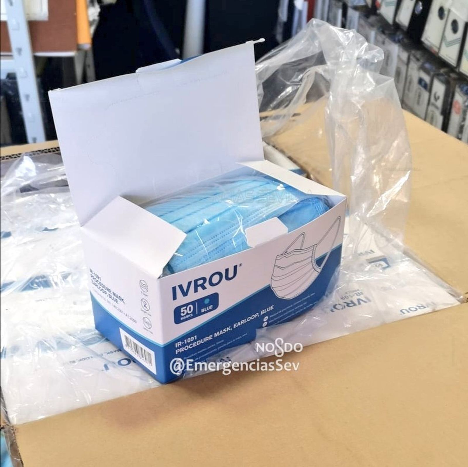 Uno de los paquetes de mascarillas requisados por la Policía al incumplir las normas comunitarias.