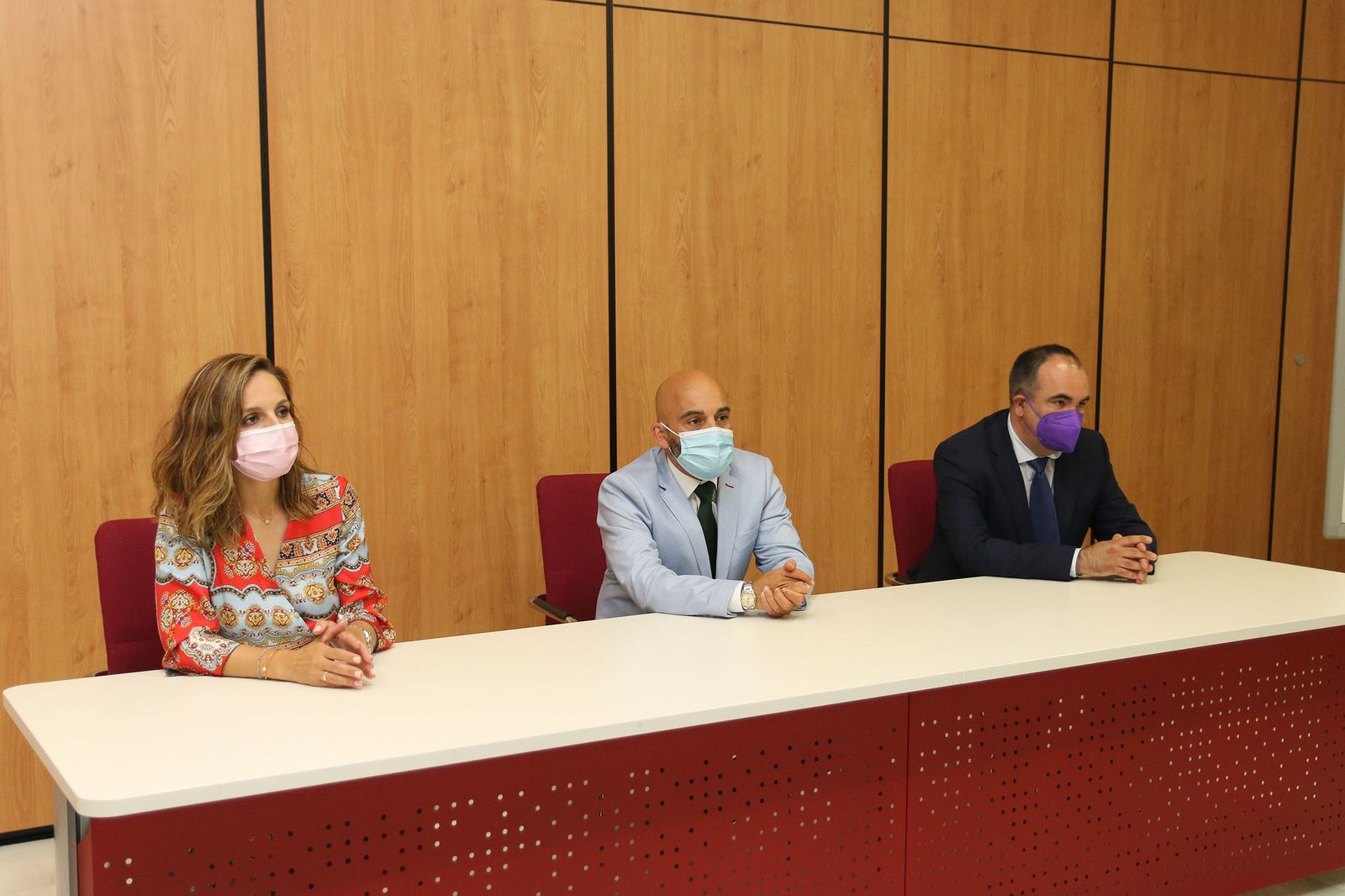 Fotogalería del reconocimiento a los trabajadores de la residencia de la FAAM que se autoconfinaron