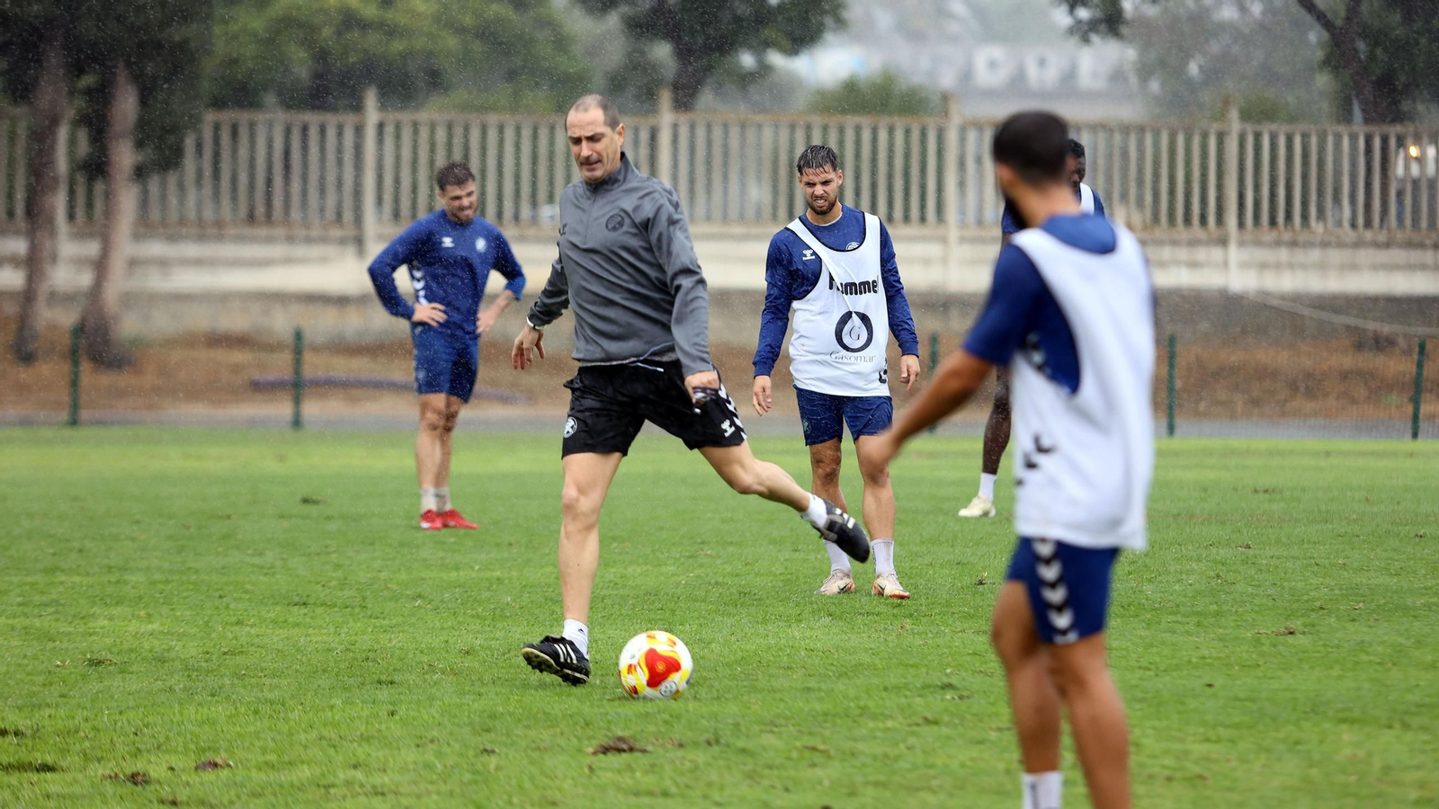 Primer entrenamiento del nuevo entrenador en el Xerez DFC