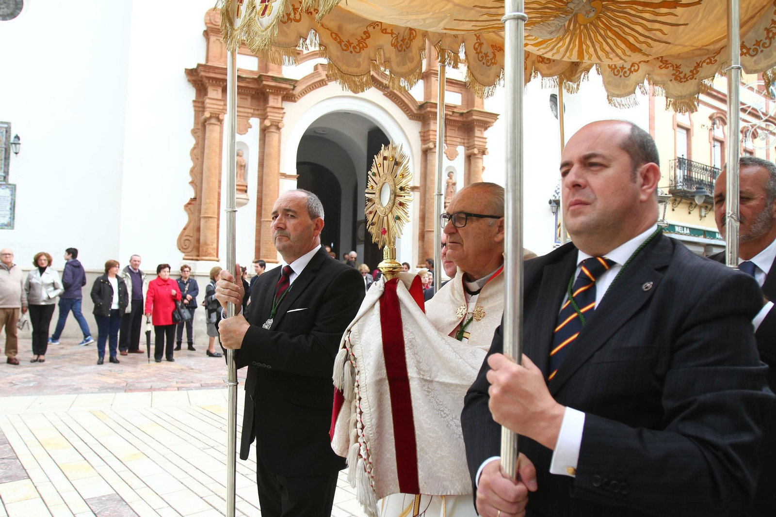 La custodia dirigiéndose a Mora Claros. La custodia dirigiéndose a Mora Claros.