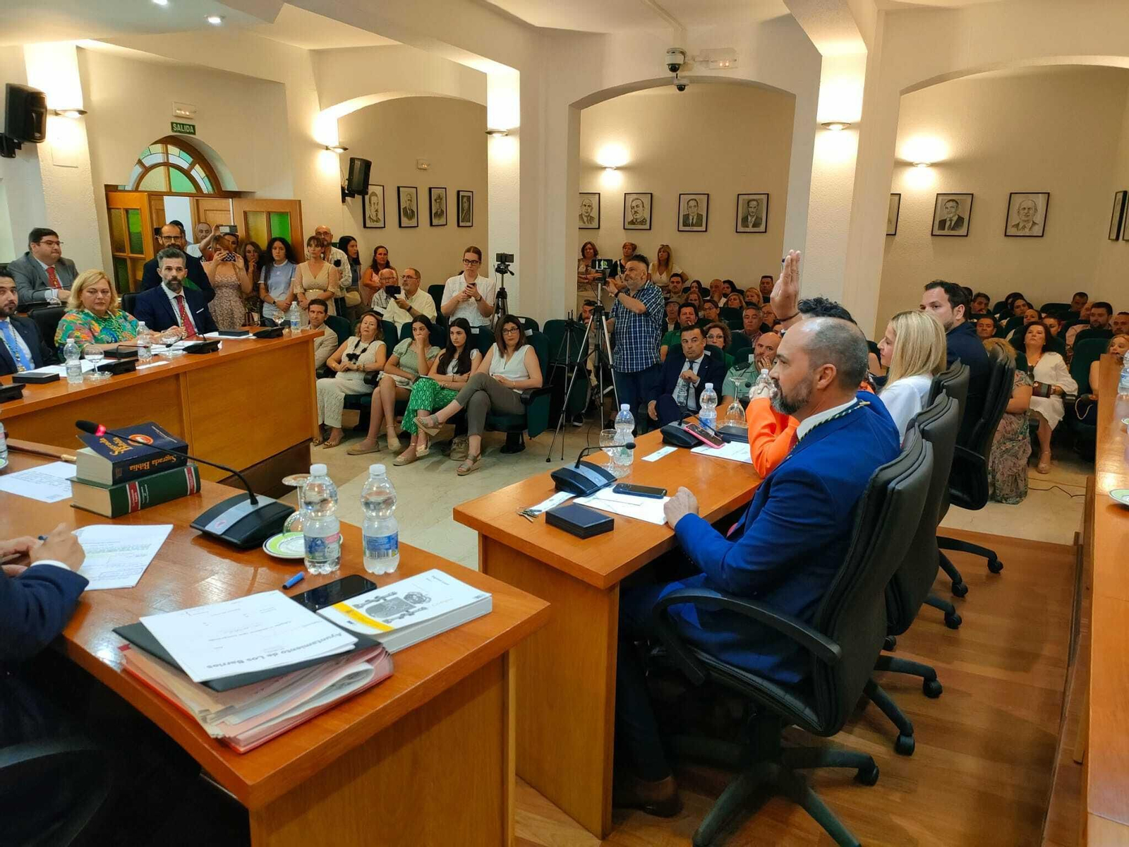 La investidura de Miguel Alconchel como alcalde de Los Barrios, en imágenes