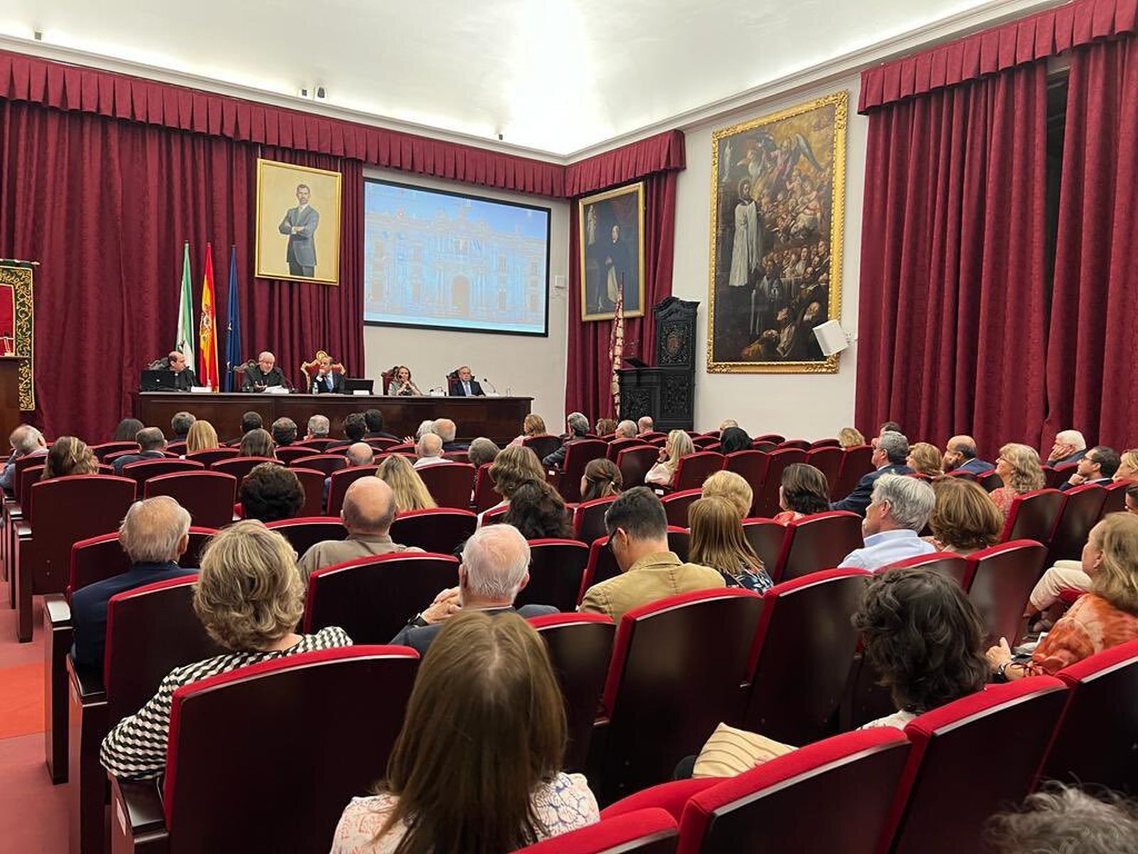 Acto de Cáritas Universitaria de Sevilla celebrado en el Paraninfo de la US.
