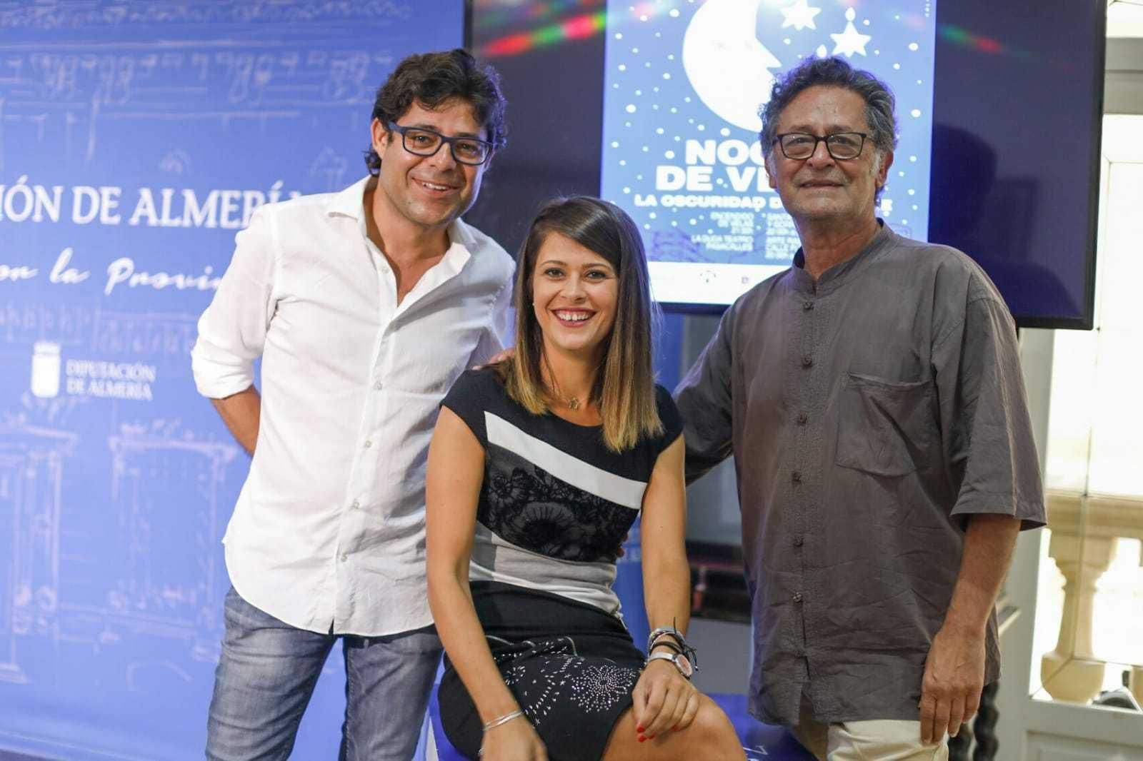 Alexis Pineda junto a la diputada Ángeles Martínez y Paco Cañizares, ayer en Diputación.