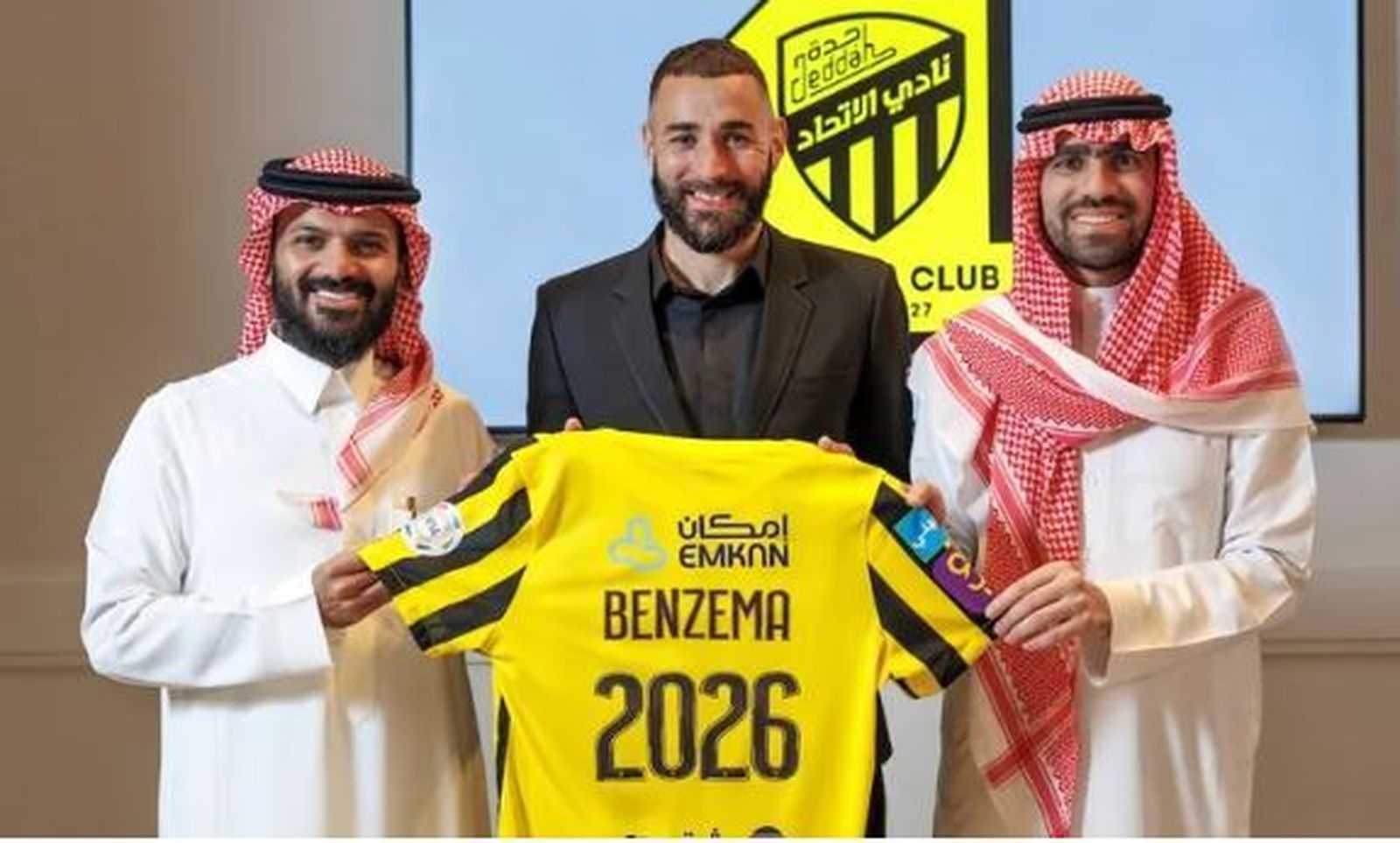 Benzema, en su presentación en el Al Ittihad.