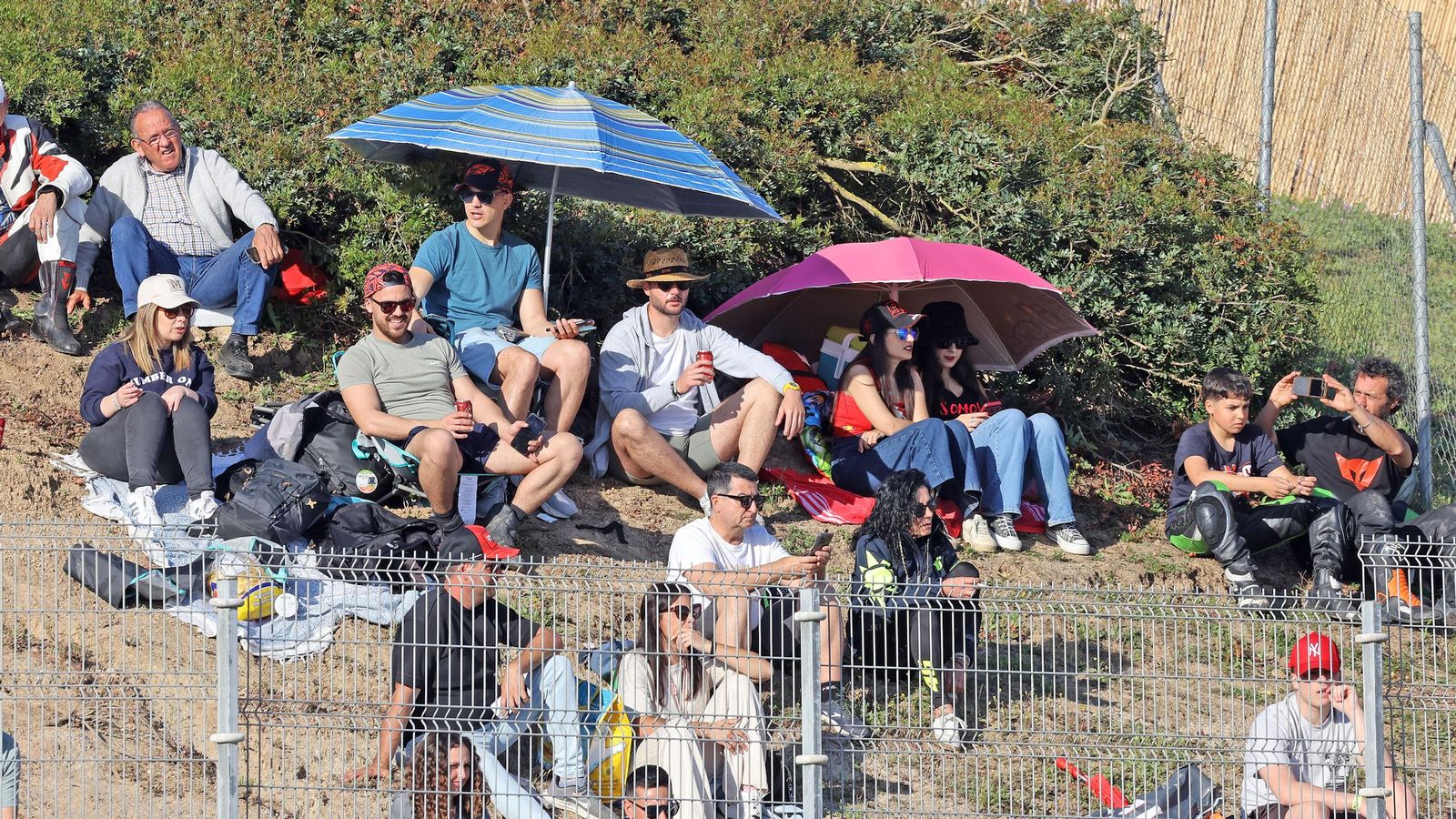 Búscate en el sábado del Gran Premio de España 2025 en el Circuito de Jerez - Ángel Nieto