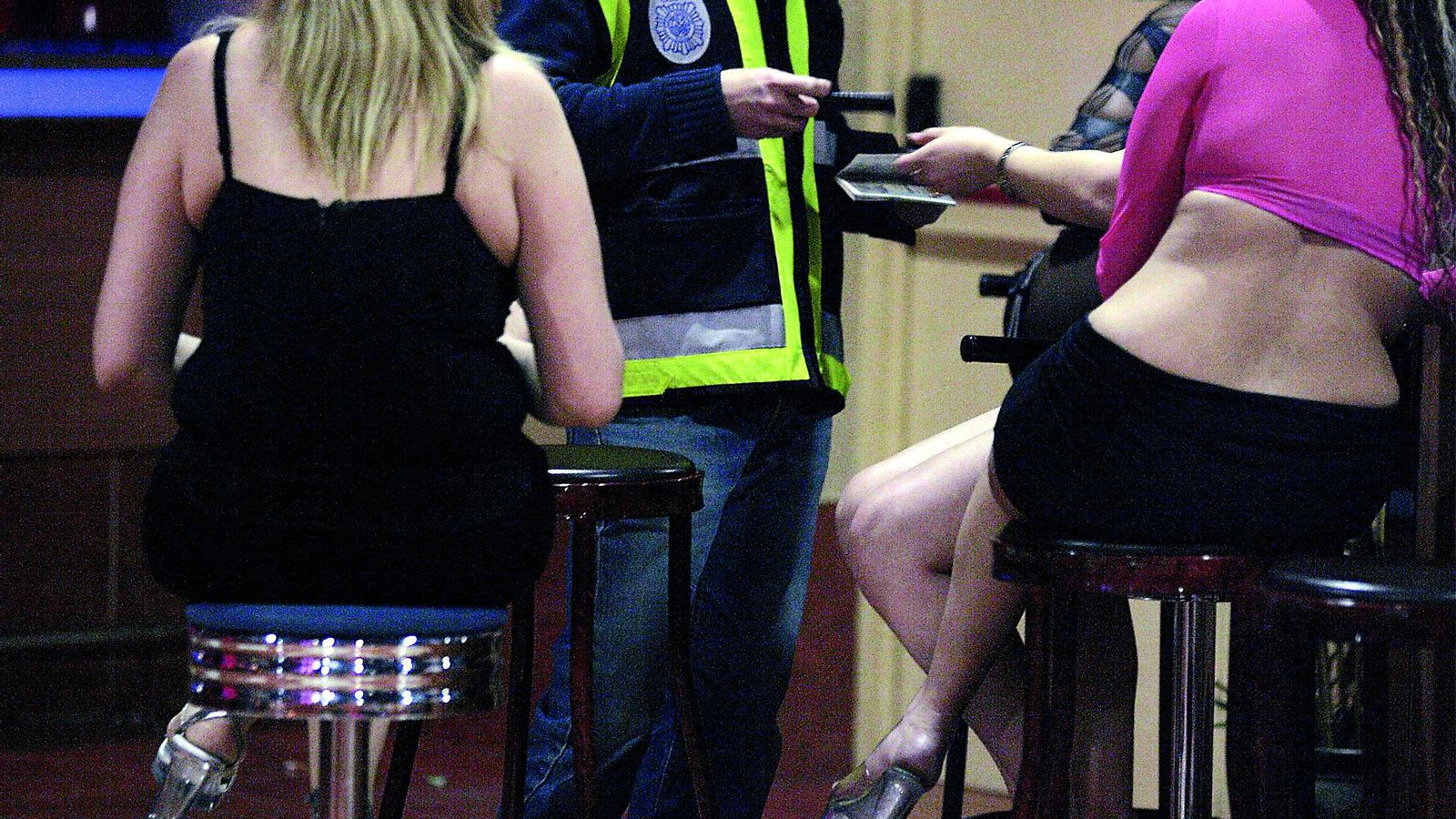 Una de las intervenciones de la Policía Nacional en un club de alterne