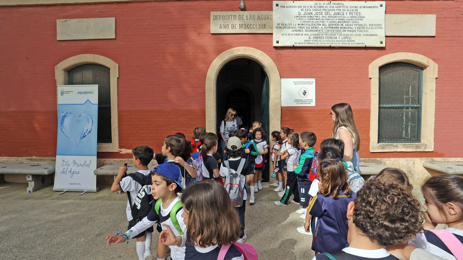 Día Mundial del Agua de Aquajerez y aniversario de Diario de Jerez en el Zoo
