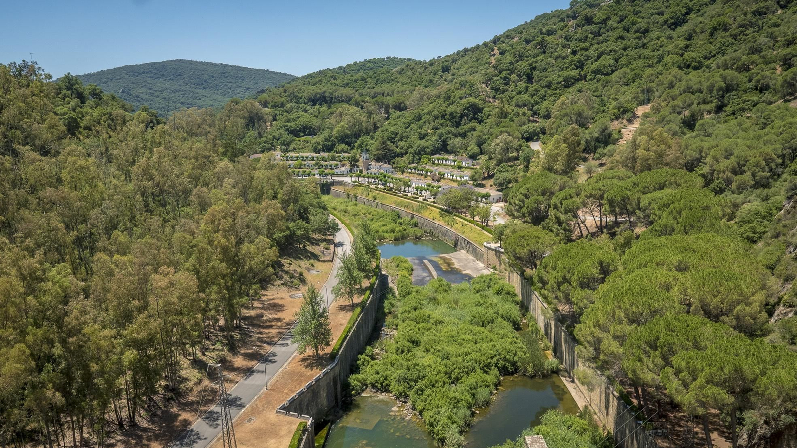 Poblado del pantano de Los Hurones