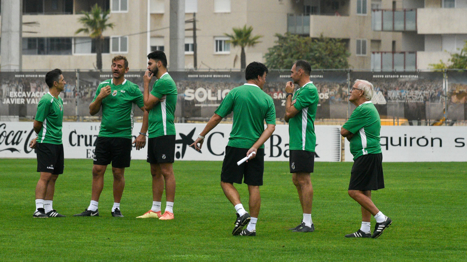 Fotos del primer entrenamiento de Rafa Escobar como entrenador de la Balona