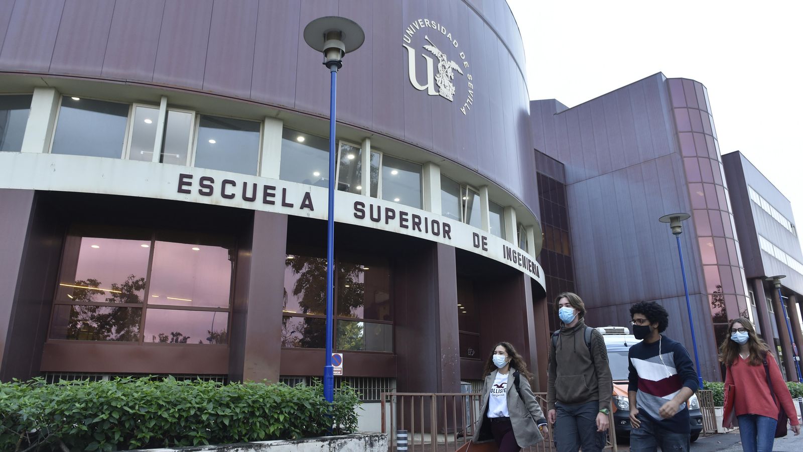 Escuela de Ingenieros en la Isla de la Cartuja.