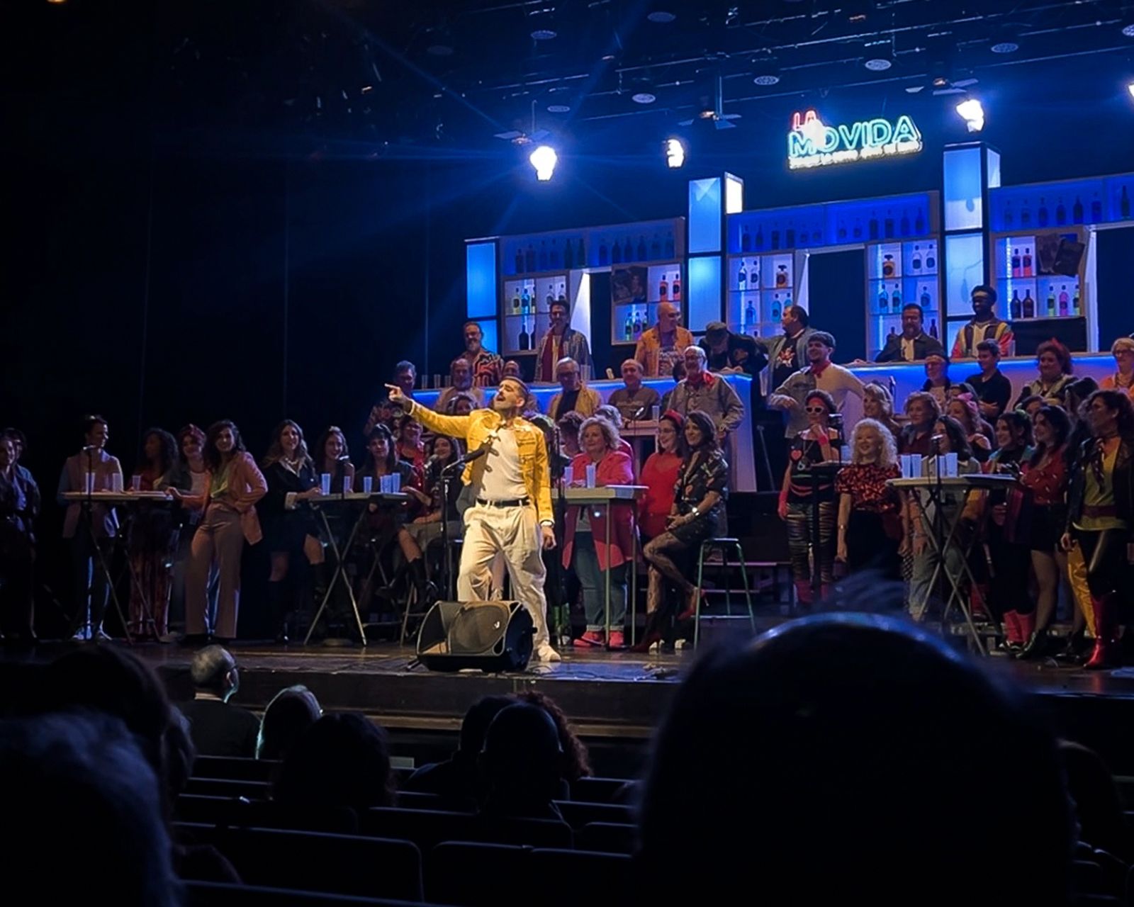 Miguel Ángel Bermejo emula a Freddie Mercury durante el musical.
