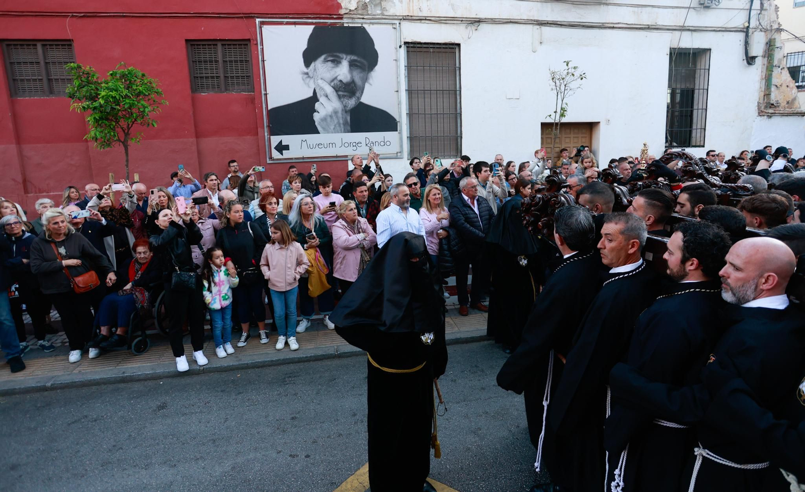 La Piedad en su procesión del Viernes Santo en Málaga, en fotos