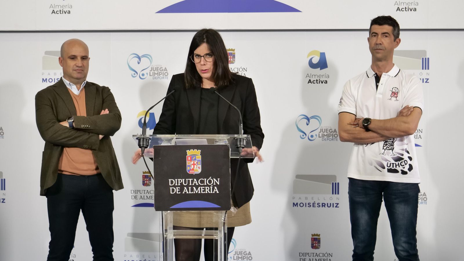 La alcaldesa de Laujar de Andarax, Almudena Morales, durante su intervención.