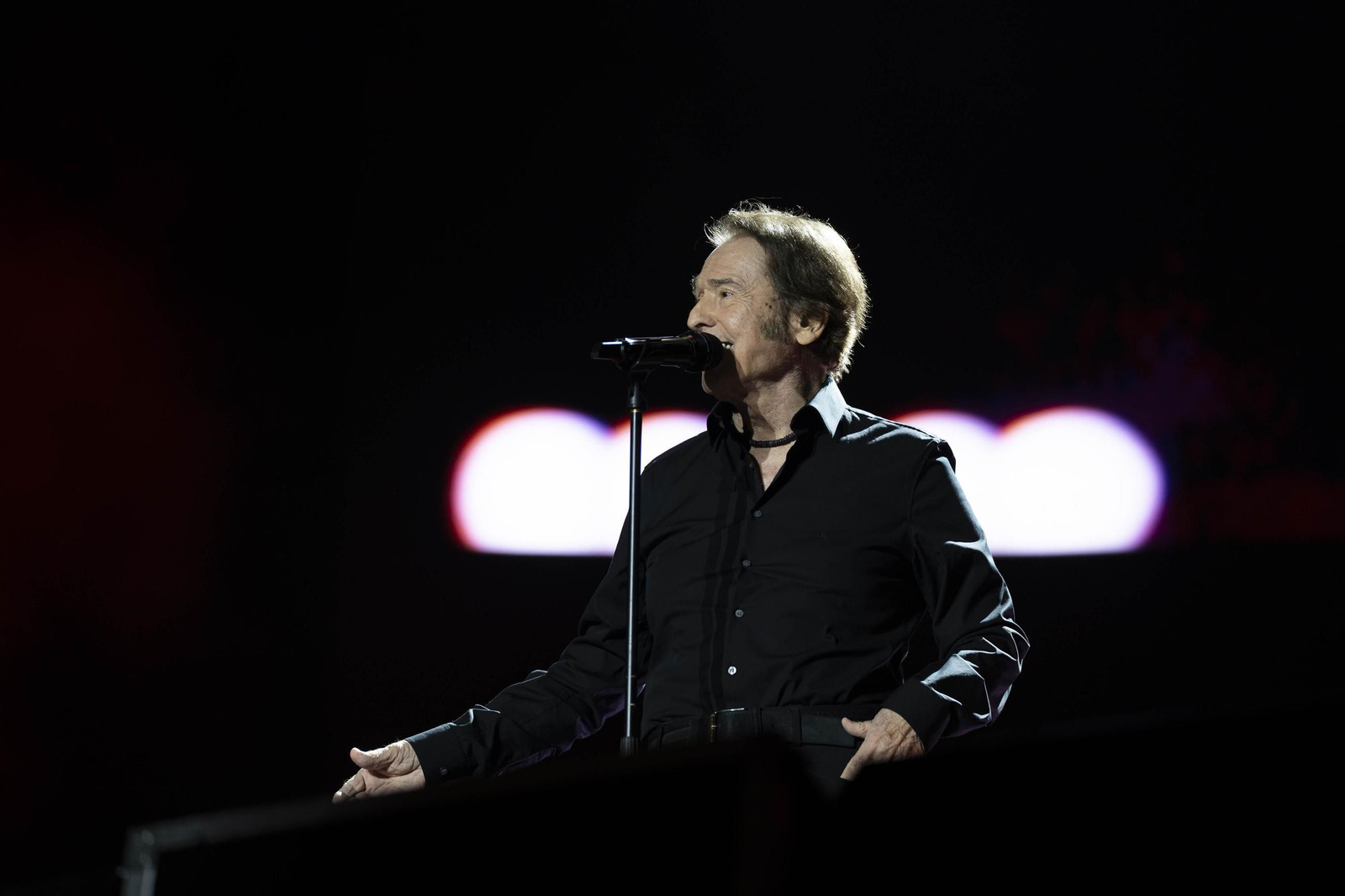 Las mejores imágenes del concierto de Raphael en la plaza de toros de Almería