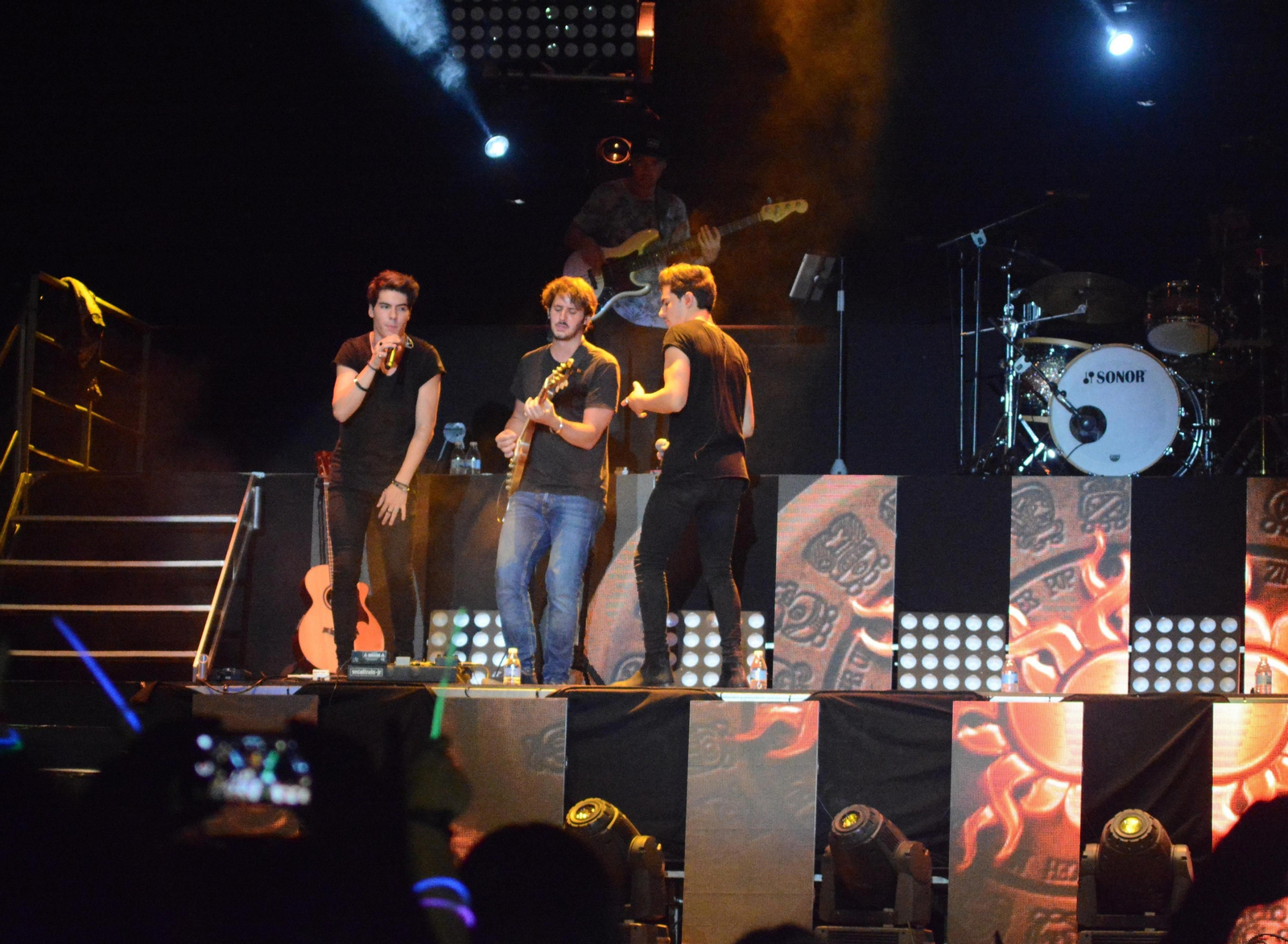 Los Gemeliers, anoche en la plaza de toros de Algeciras.