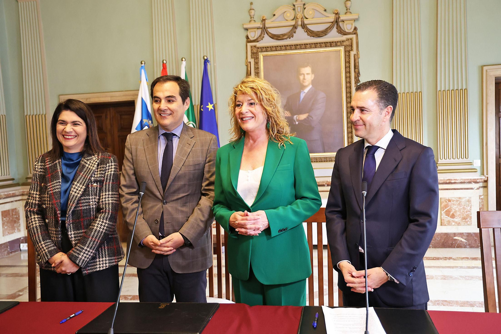 Imágenes de la firma del convenio para la cesión de los terrenos para la construcción de la Ciudad de la Justicia. Imágenes de la firma del convenio para la cesión de los terrenos para la construcción de la Ciudad de la Justicia.
