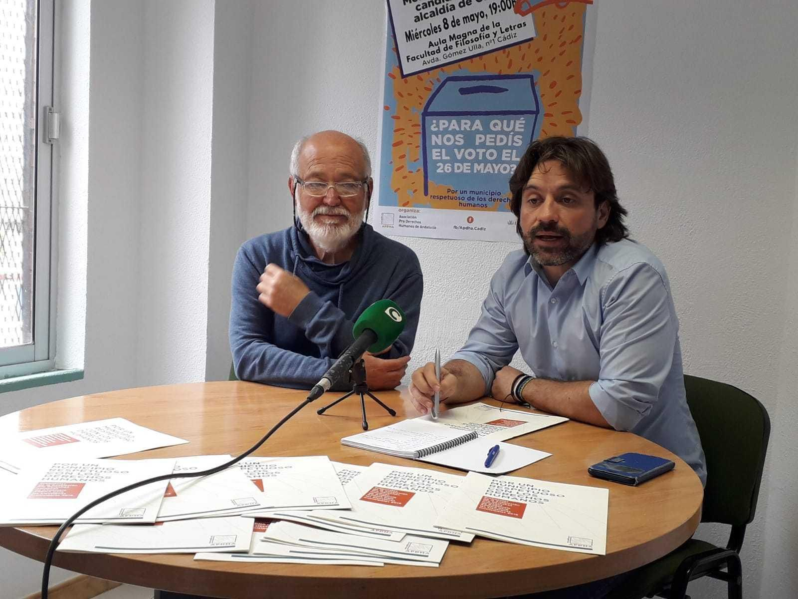 Rafael Lara y Diego Boza, dos de los responsables de la asociación en Cádiz.