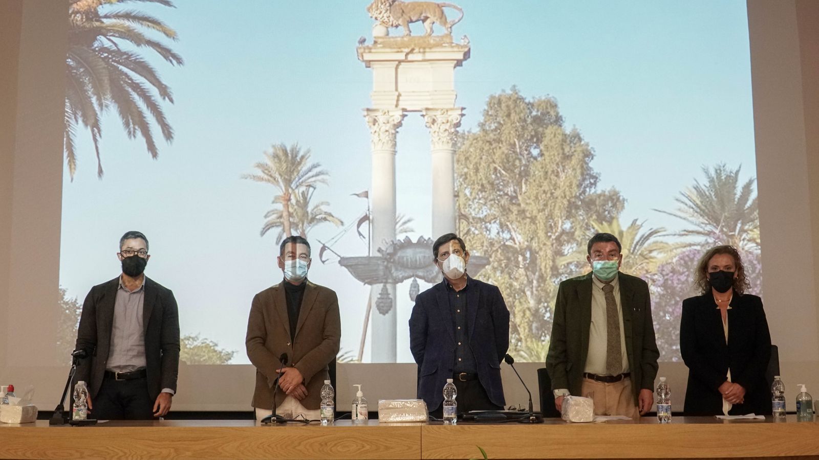 Juan Luis Higuera, Víctor Fernández Salinas, Victoriano Sainz, Joaquín Egea y Beatriz Corbacho en la memoria de Benavides.
