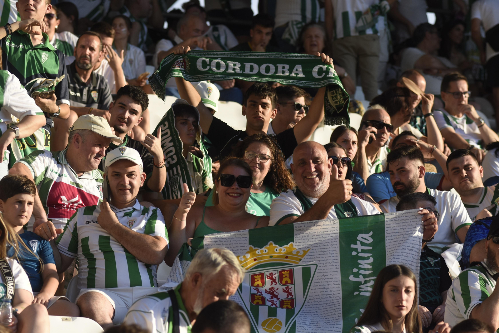 Las mejores fotos del ambiente en El Arcángel para el Córdoba CF - Barcelona Atlétic