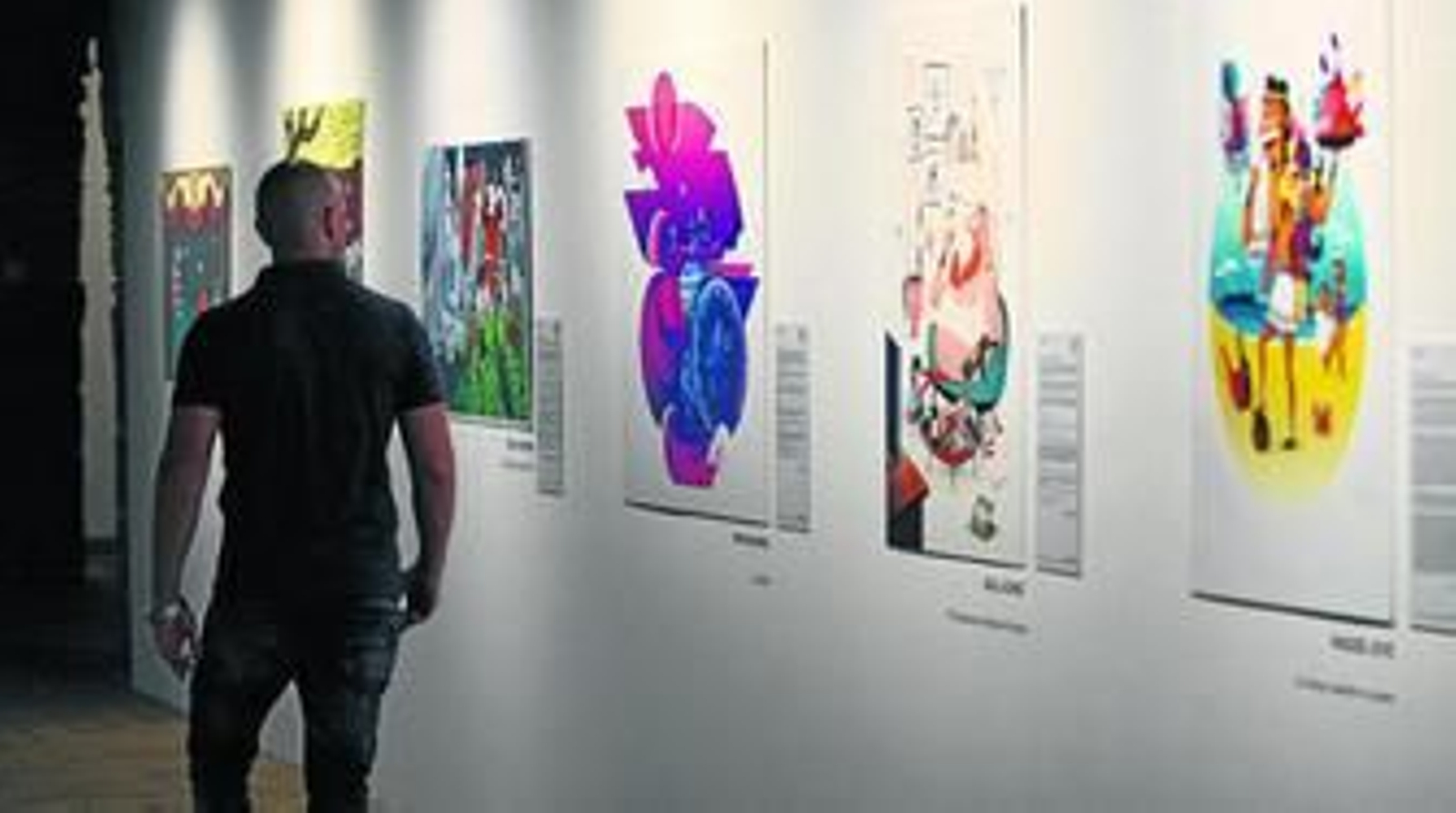 Algunas de las ilustraciones de 'Hércules redibujando la leyenda' en Santa Catalina.