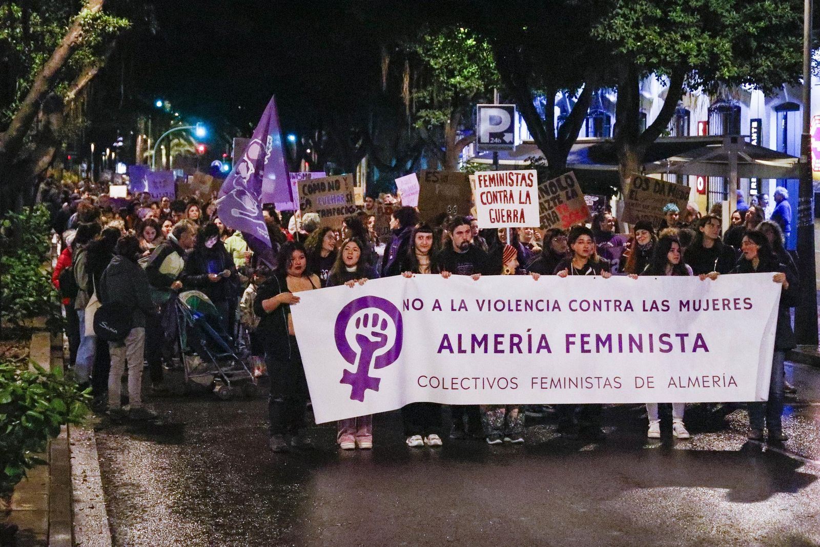 Las imágenes de la manifestación realizada por Asamblea Feminista 8M en Almería