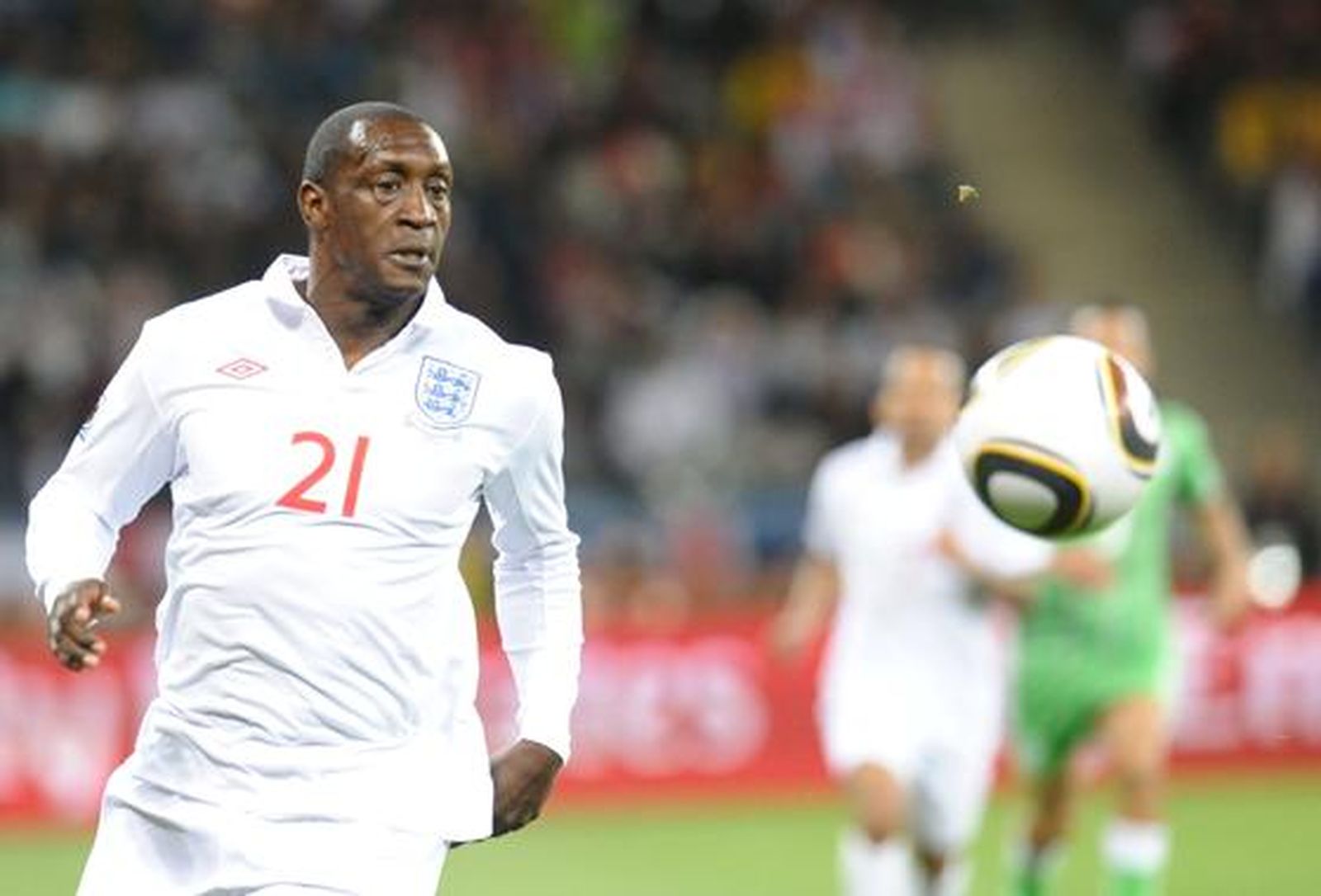 Inglaterra empata con Argelia en su segundo partido en el Grupo C. / AFP