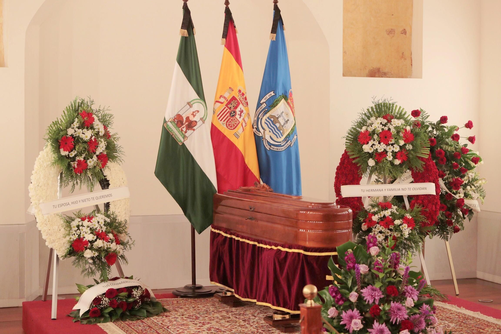 Capilla ardiente de Pepe Oneto en San Fernando
