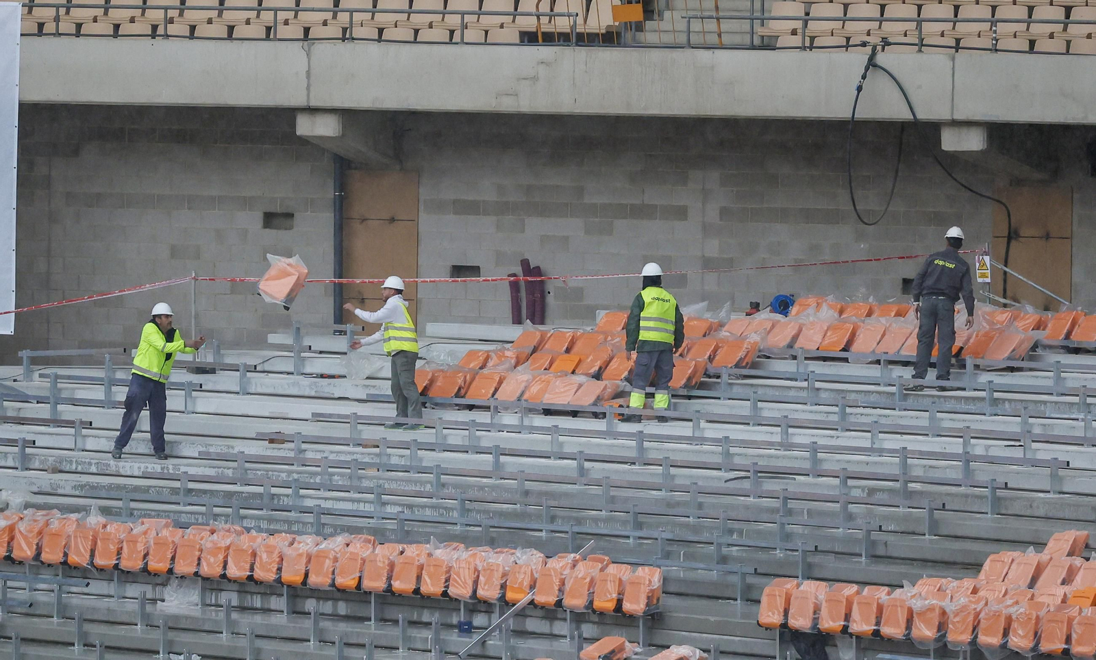 Las imágenes del estado de las obras en el Estadio de la Cartuja a falta de tres semanas para la final