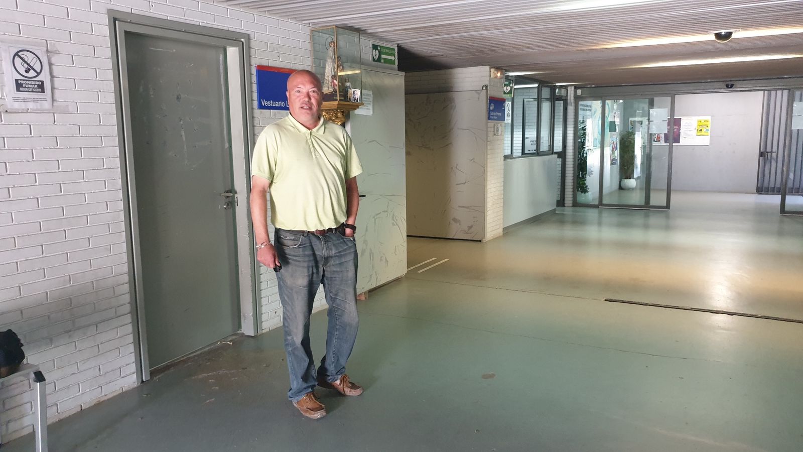 García Tébar ha acudido a Chapín para despedirse de la plantilla.