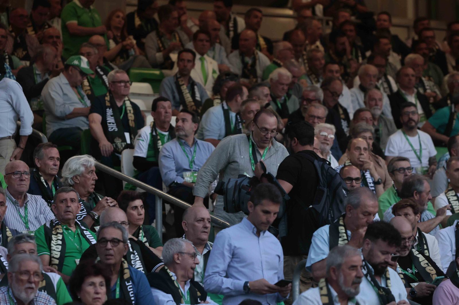 Búscate en el acto Siempre Verdiblancos