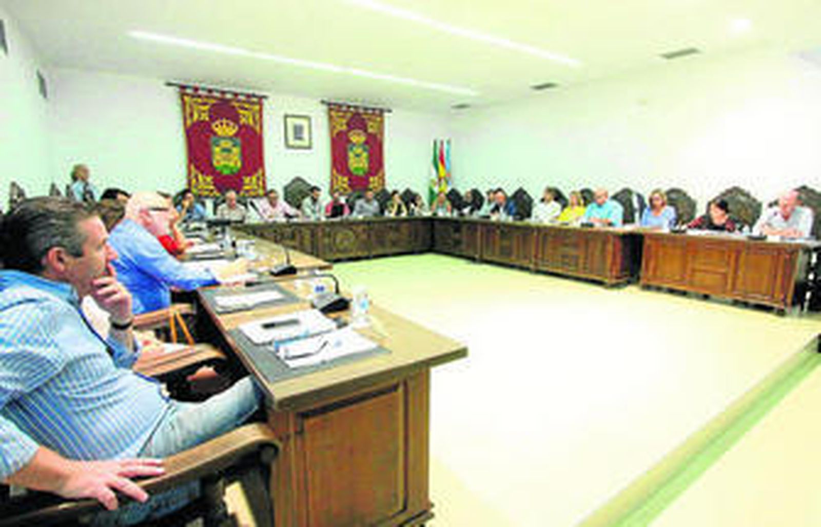 La corporación en pleno, ayer.