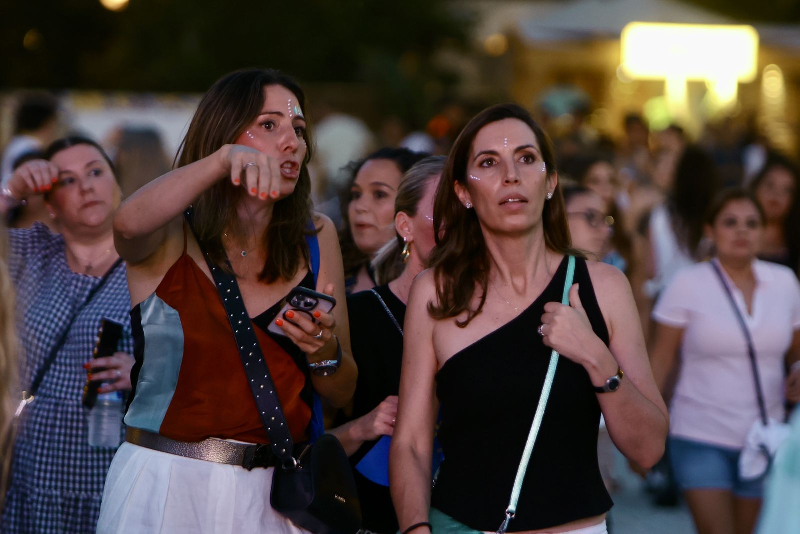 Búscate en el concierto de Maluma