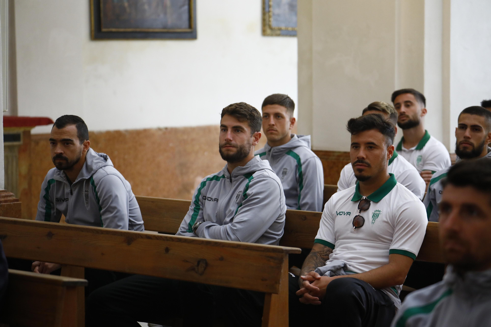 Las ofrendas del Córdoba CF a San Rafael y la Virgen de los Dolores, en imágenes