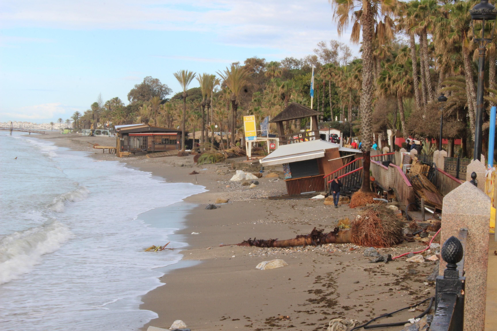 La playa de Casablanca ha sido una de las más afectadas por el temporal.