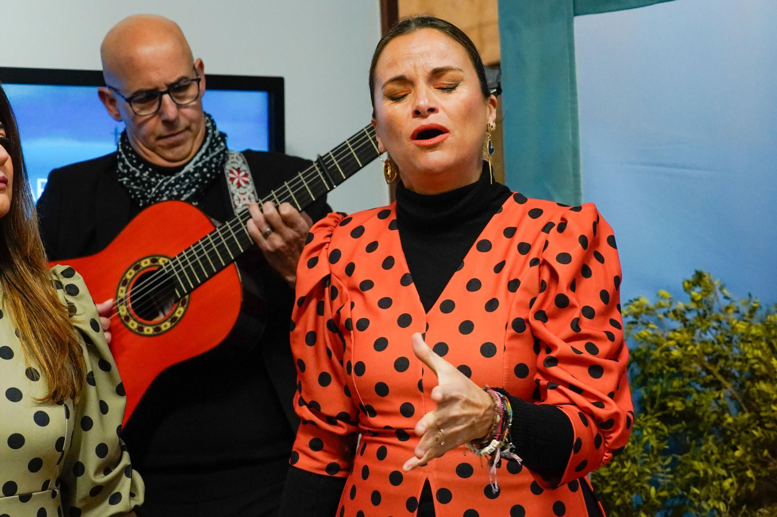 Imágenes de la inauguración del Belén y la XV&nbsp;Muestra de Dulces y Vinos Navideños de la provincia de Huelva en&nbsp;la&nbsp;Diputación