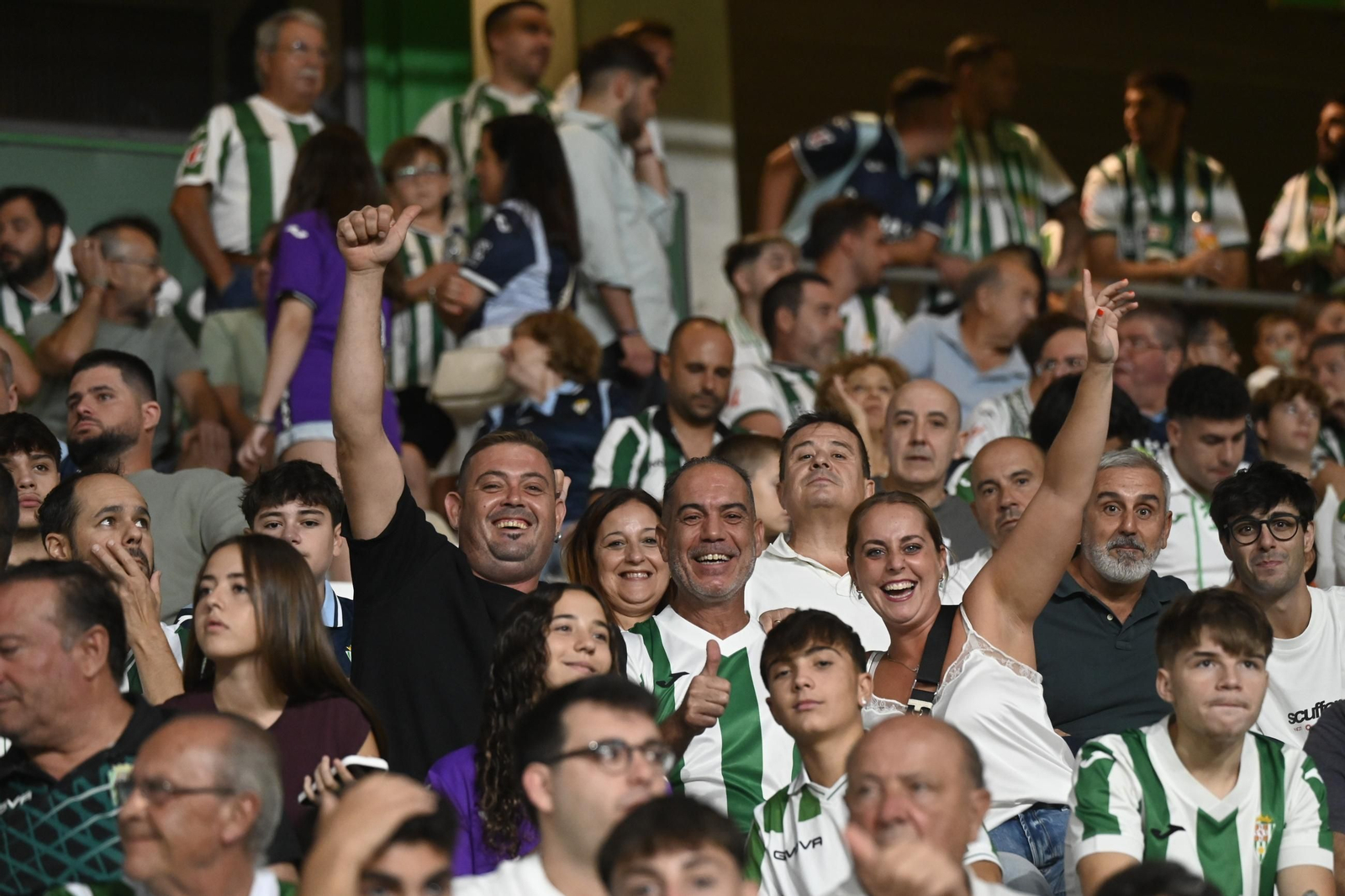 Las mejores fotos del ambiente en El Arcángel para el Córdoba CF - Racing de Santander