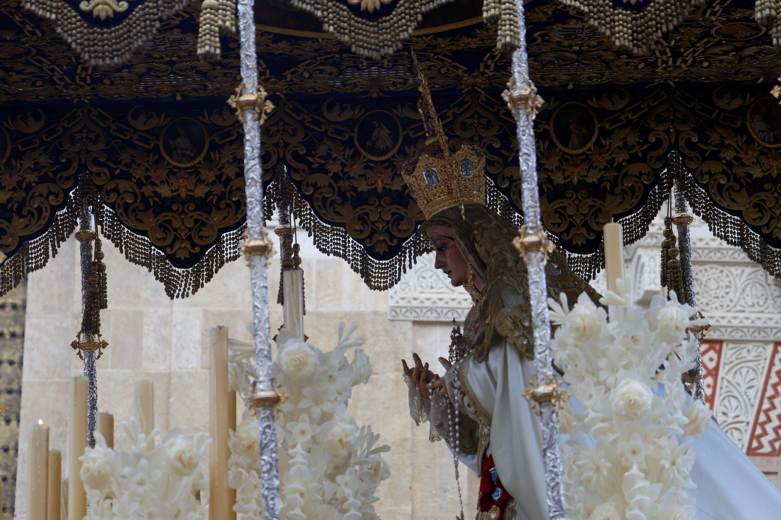 El traslado de la Merced en este Sábado Santo de Córdoba, en imágenes