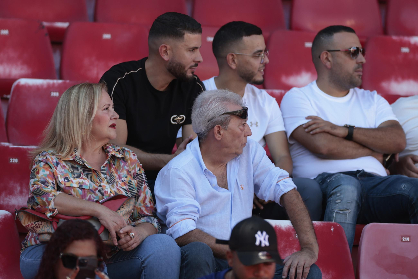 Búscate en las fotos del Sevilla FC - Barcelona