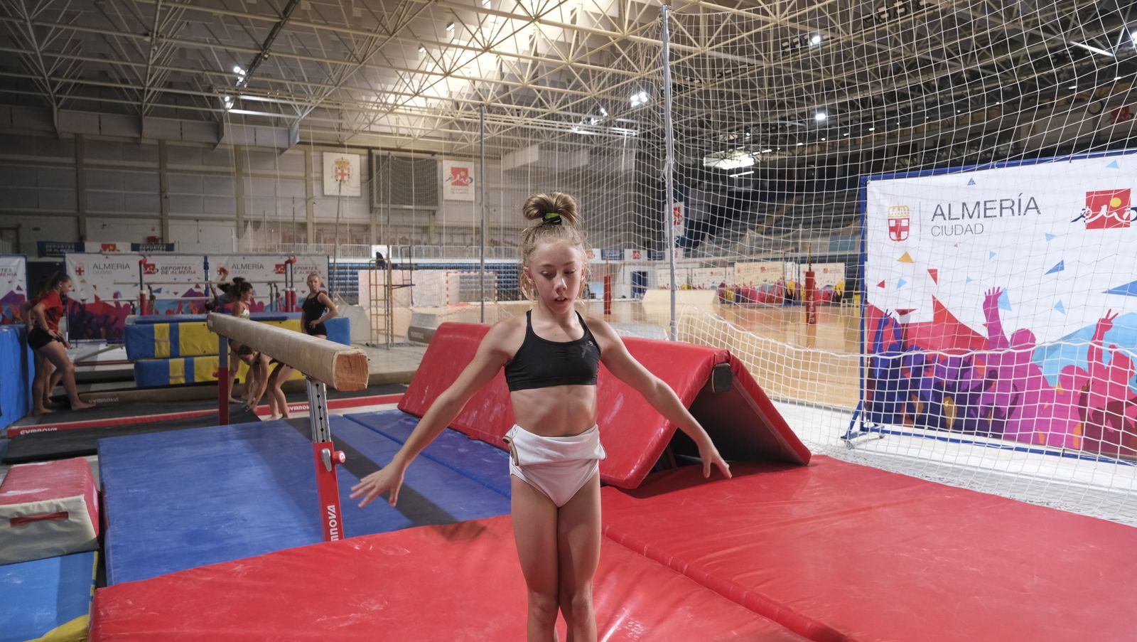 Imágenes de los entrenamientos de los gimnastas almerienses