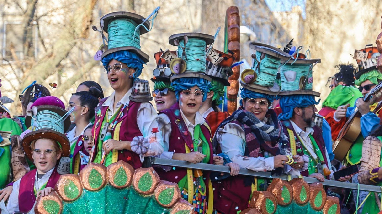 Las agrupaciones ganadoras del Carnaval tuvieron su carroza propia