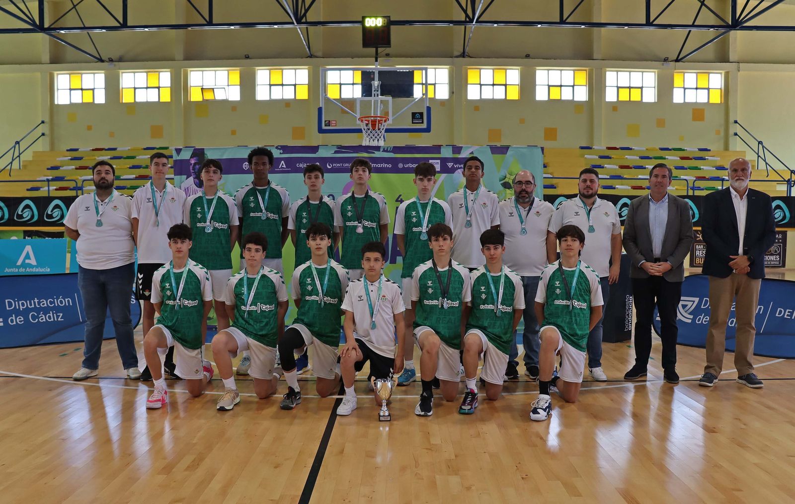 Imágenes de la jornada final del CADEBA infantil masculino de baloncesto en La Línea