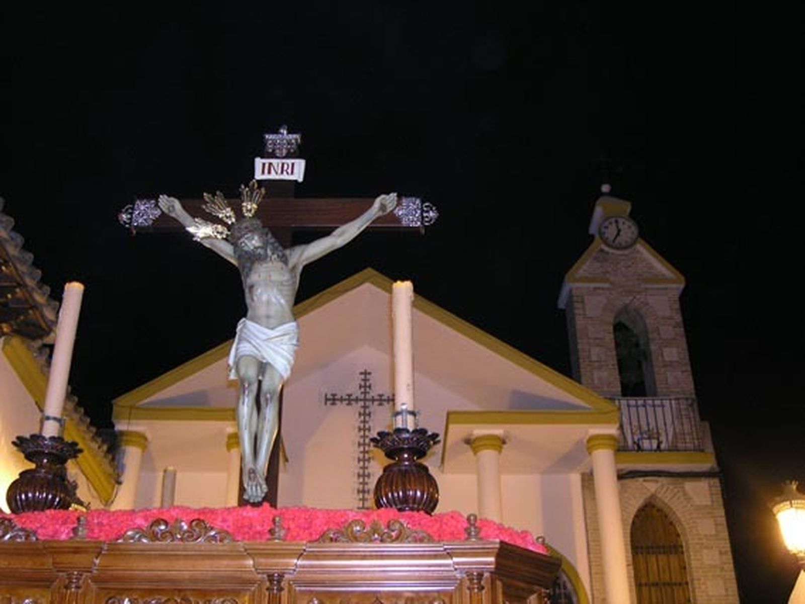 Los Dolores acompaña a la Misericordia y Santo Entierro en Cañada Rosal
