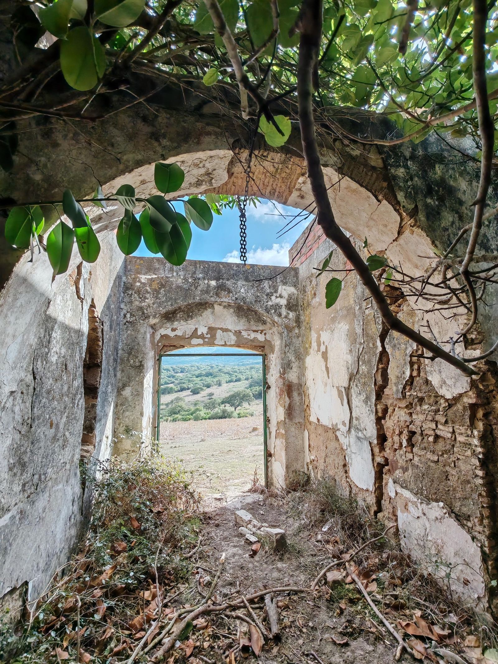 Interior de la antigua Venta de Ojén.