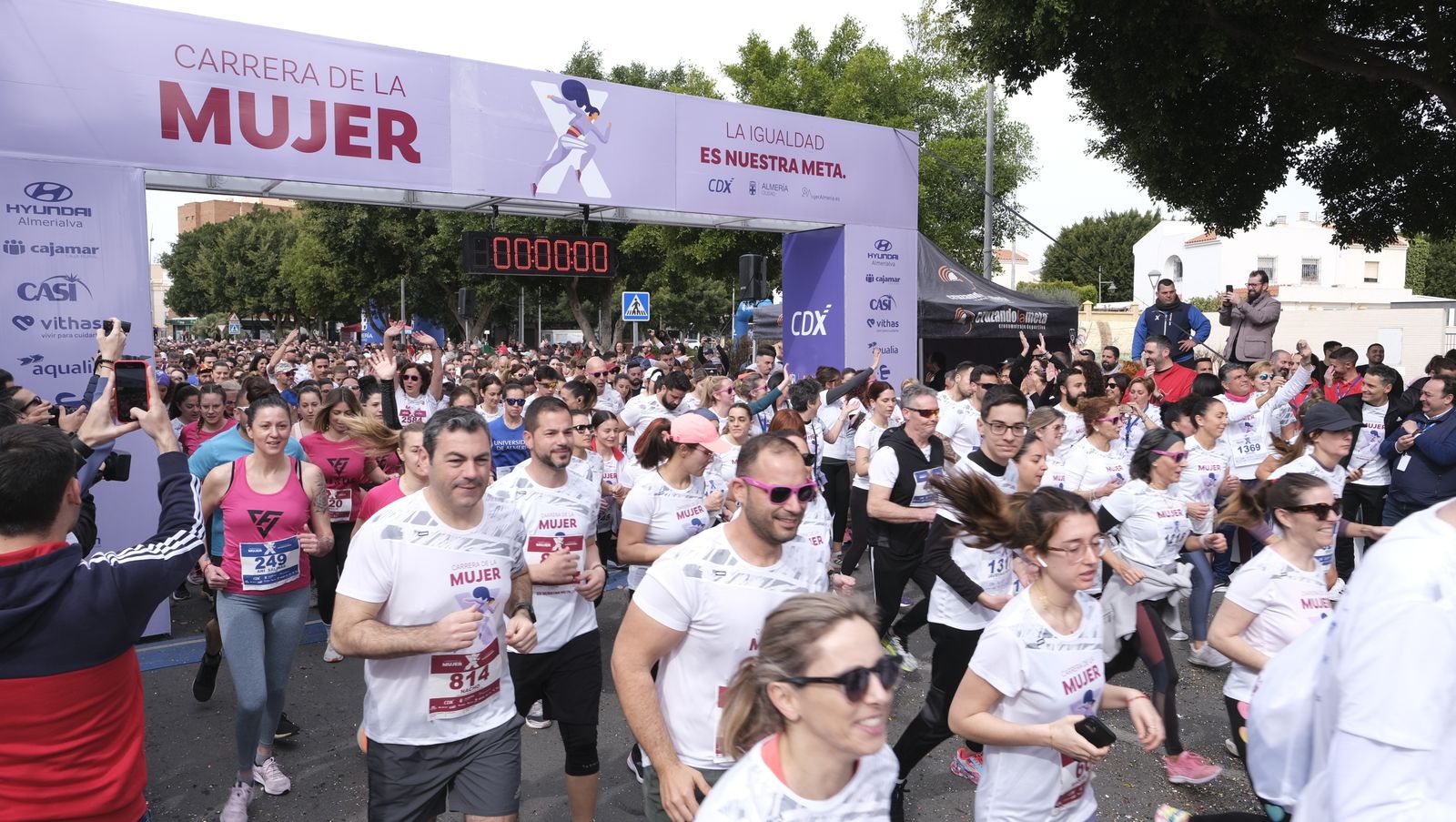 Imágenes de la Carrera de la Mujer 2023 en Almería